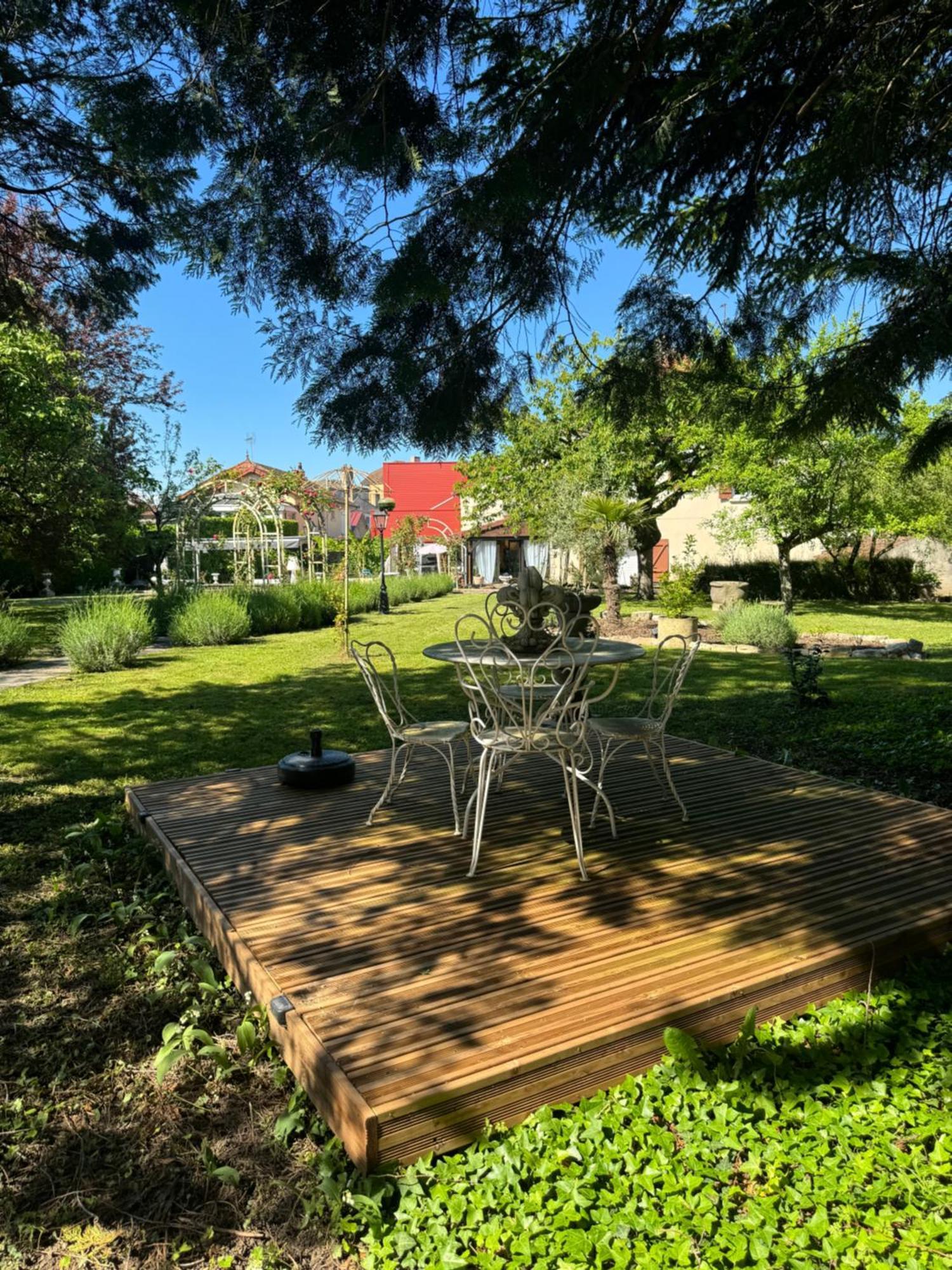 L'Escale Chambres Et Table D'Hotes Verdun-sur-le-Doubs Εξωτερικό φωτογραφία